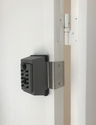 KEYSAFE posée sur une porte